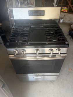 GE Stainless Steel Gas Range with Griddle