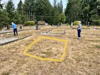4 Gravesites Together