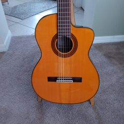 Takamine's GC5CE Mint Condition 