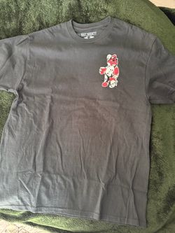 Men’s black graphic T size large