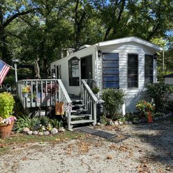 1986 Parkview Park Model Located At Fish Lake Beach Volo IL