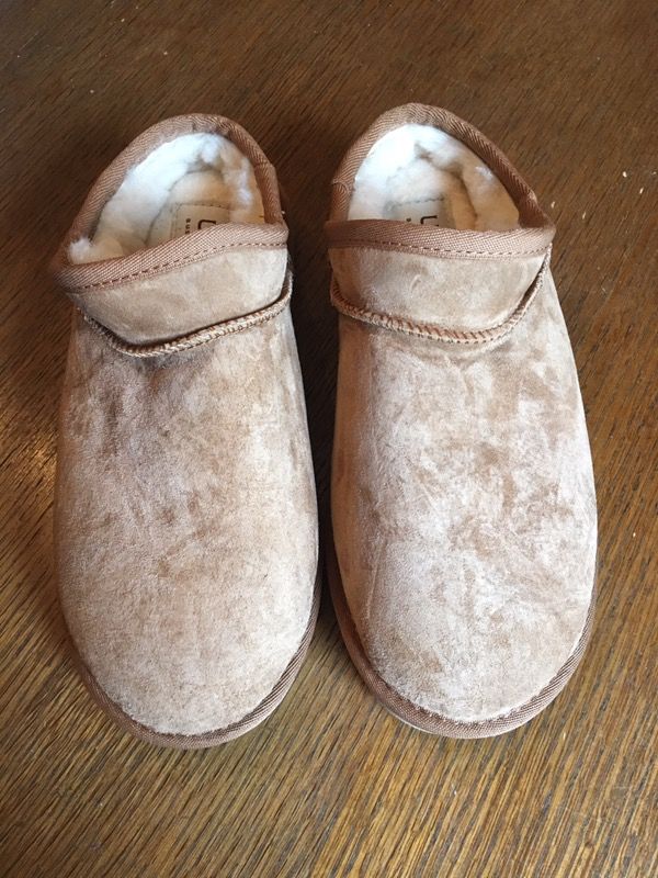 UGG slippers - New - size 5