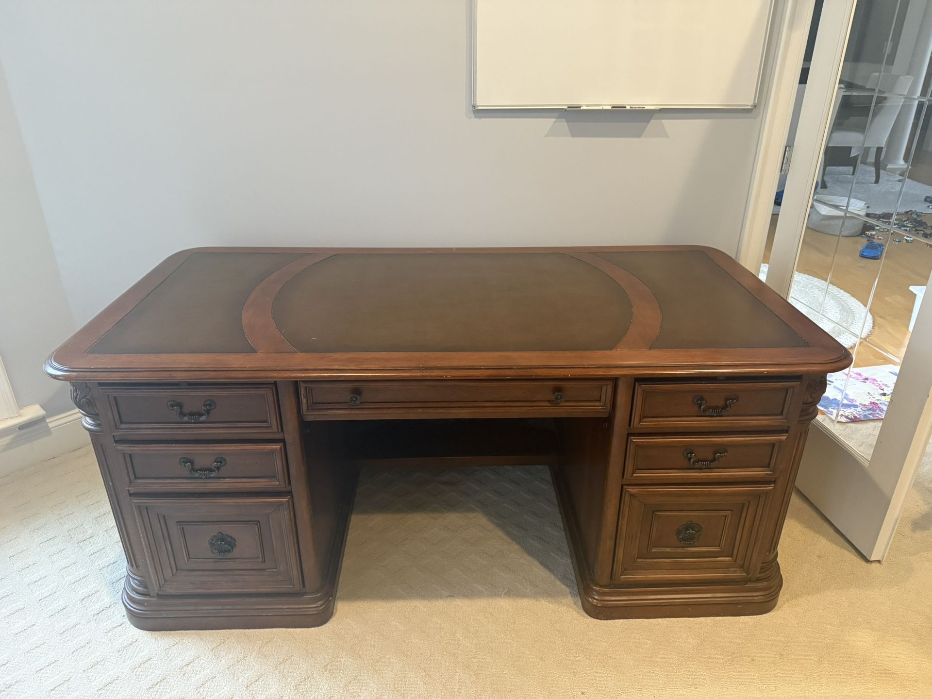 Executive Office set (5 Pieces)
