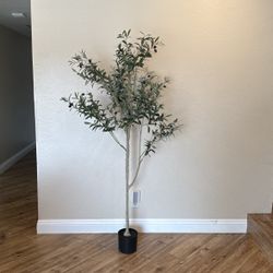 Artificial Olive tree, with Weighted Base
