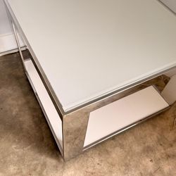 Beautiful accent tables for living room or rooms like new both table for $400