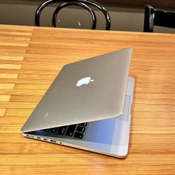 Apple MacBook Pro 13” With Retina Display I5 Processor 4GB RAM 128GB SSD $220