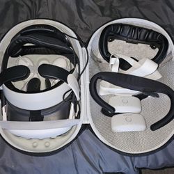 Meta Quest 3 VR Headset 128GB Version + Meta Quest Carrying Case