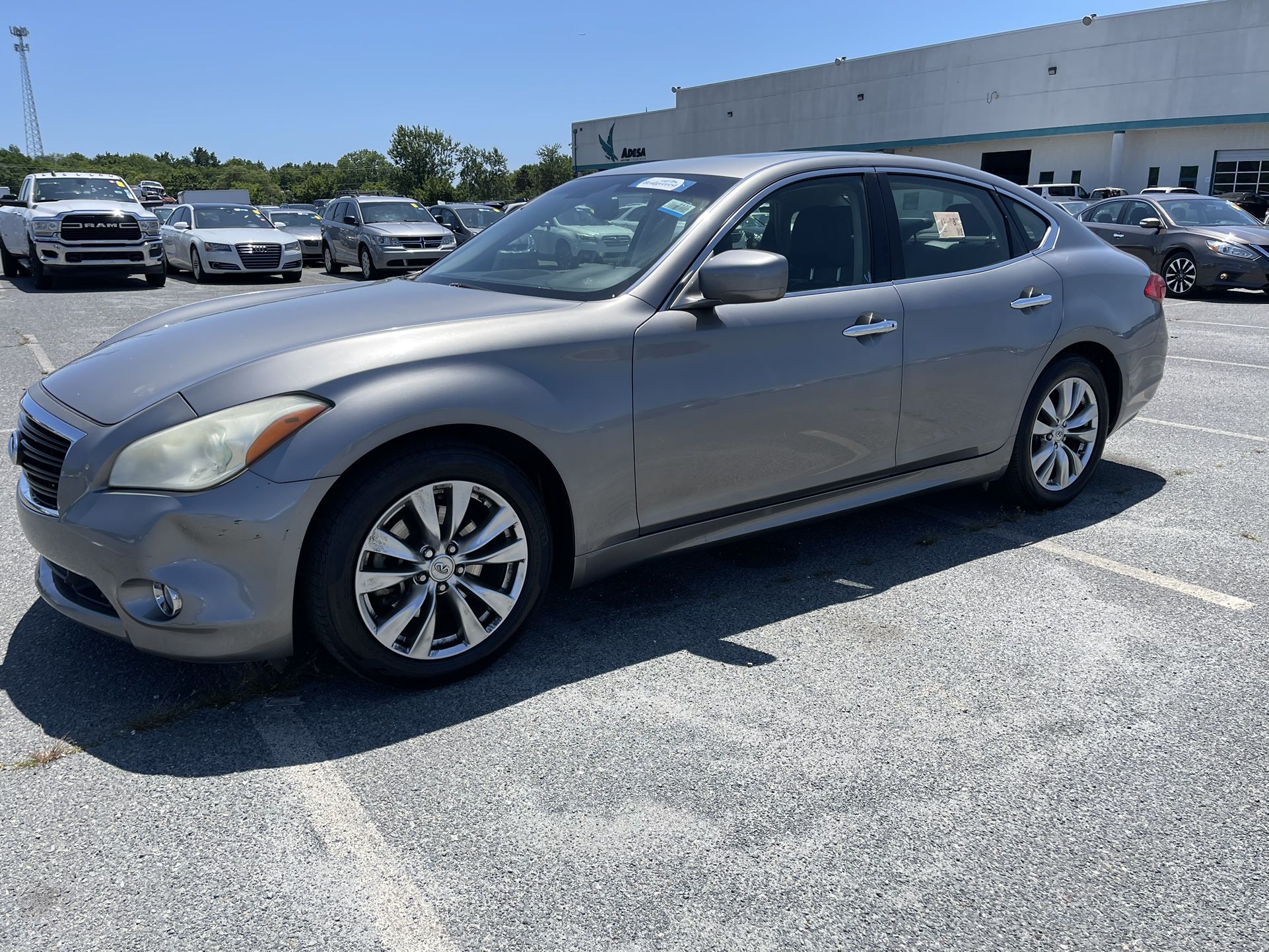 2012 Infiniti M37