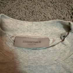 Fear of God ESSENTIALS Small Logo Tee