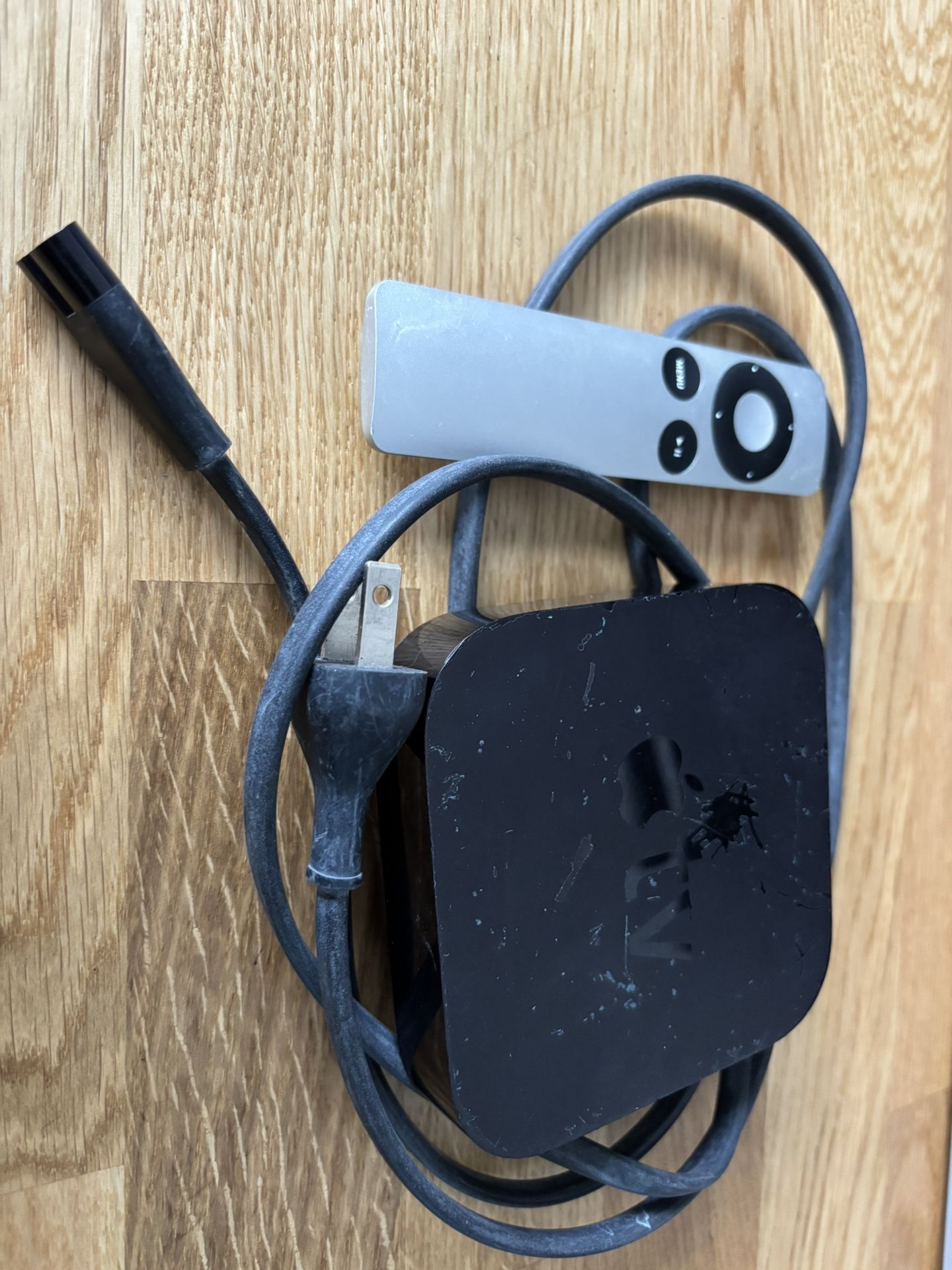 Apple TV Model A1378 with Remote (Gen 2)