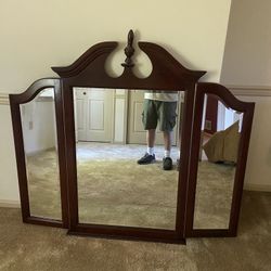 Three Sided Dresser Mirror Very Nice Condition