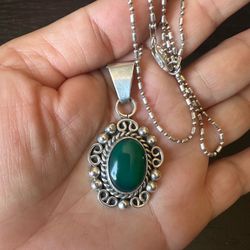 Vintage 925 Sterling Silver, green onyx necklace, marked 925 Mexico TA-122, large bale, 18 in . 925 chain , lobster closure . Beautiful !