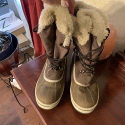 Brown Snow Boots Women Sz 8