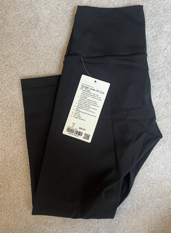 NEW Lululemon Wunder Under 21" Crop - Size 6