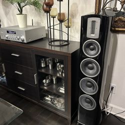Legendary Quad Z4 Floor Standing Speakers - Like New