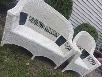 Wicker Chair Set -Great Condition