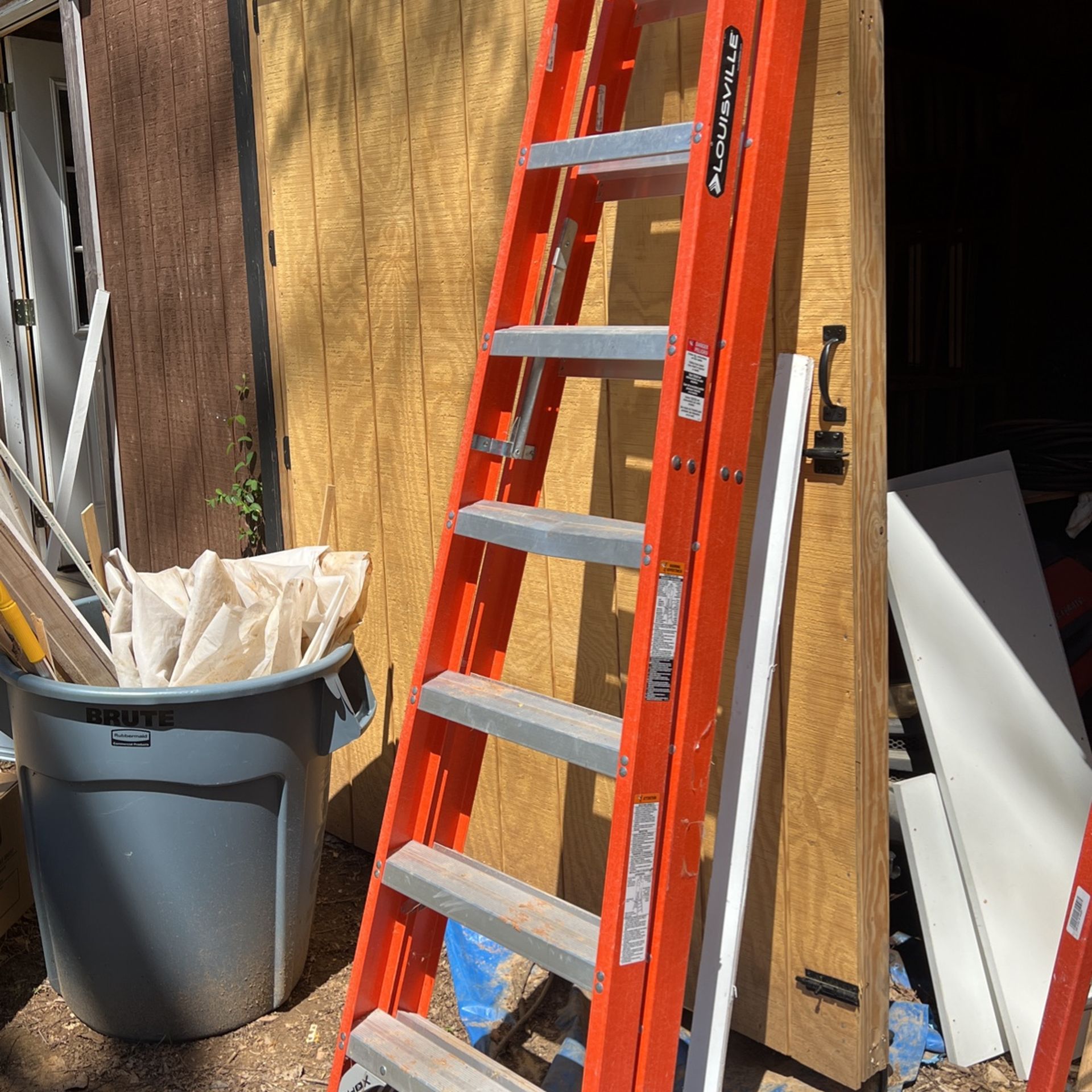 6’, 8‘ Louisville Ladders