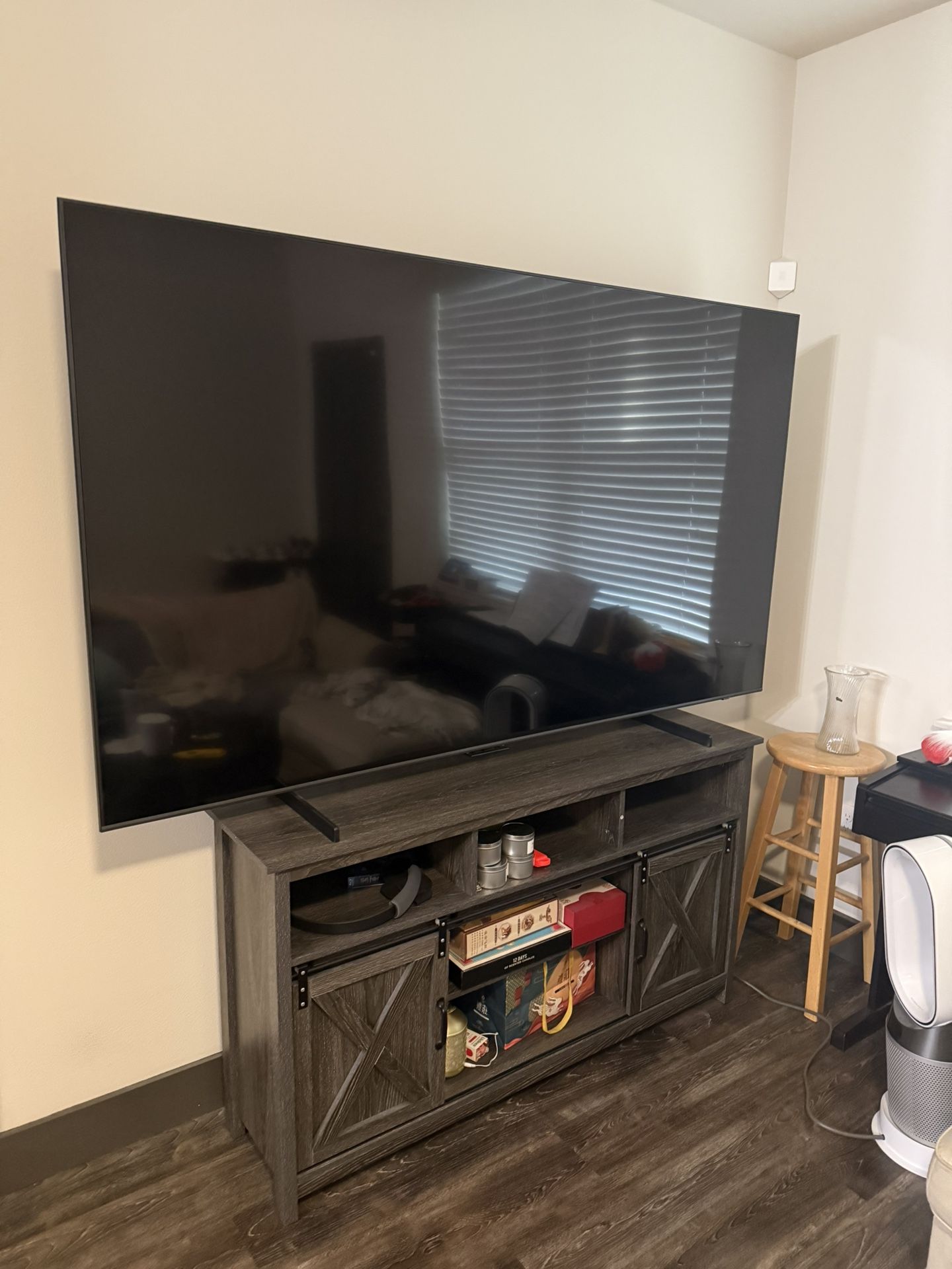 Samsung 85” QLED 4K Smart TV (2023)— $800 📍 Pickup Only (Gainesville, FL)