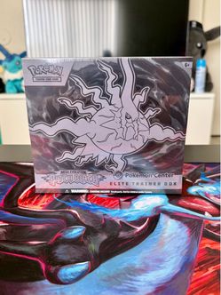 Pokémon Mega Evolution Pitch Black Elite Trainer Box