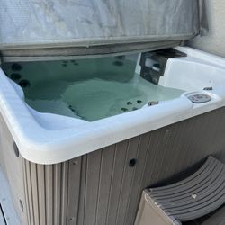 Inspire Legacy Whirlpool (Master Spa) Hot Tub 
