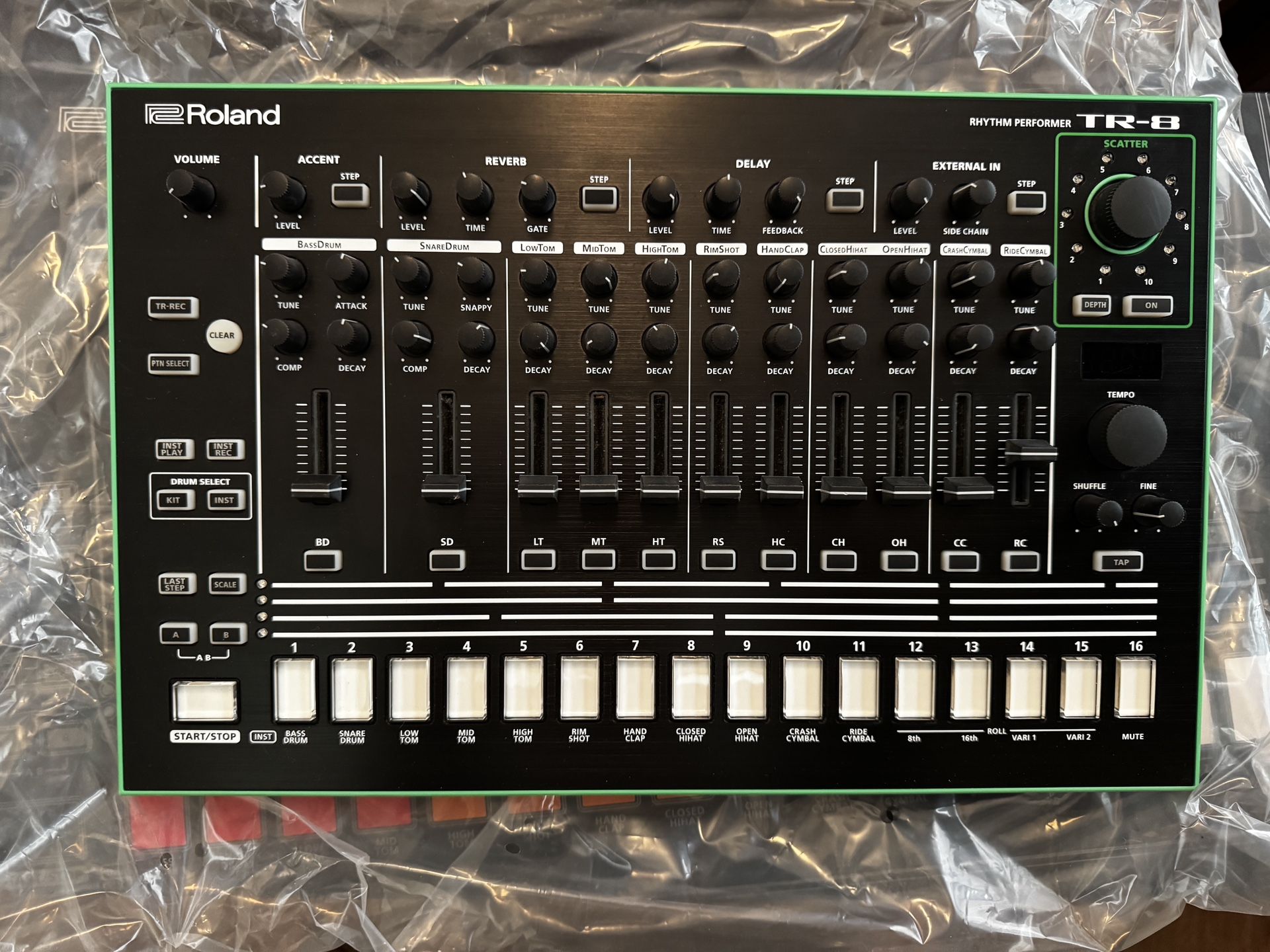 Roland TR-8 Drum machine W/ Box