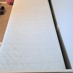 Toddler Bed With Matress