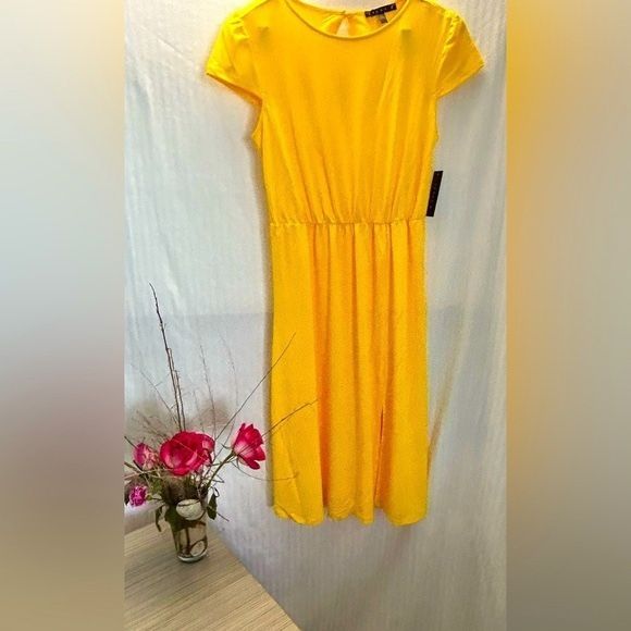 Elevate Your Style With Our Beautiful Yellow Dress Short Sleeved