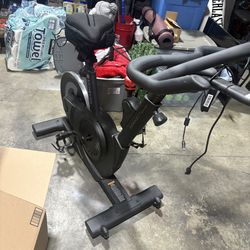 lightly used Echelon Connect smart spin bike