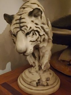 Tiger Sculpture