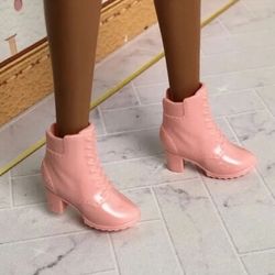 Barbie’s shoes 