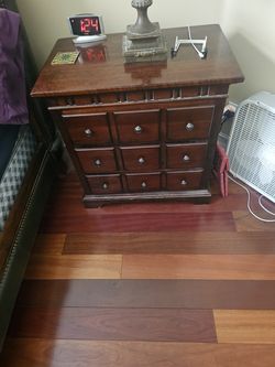 Pair of Nichols & Stone Williamsburg 3-Drawer Nightstands