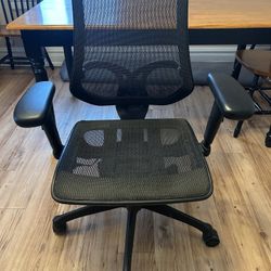Desk Chair - Black Mesh w/Lumbar Support 