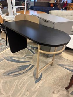 Modern Oval Top Desk with Metal Legs
