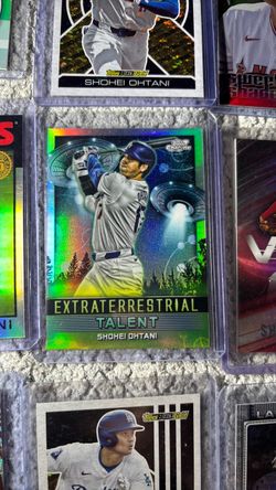29 card lot of Shohei Ohtani (no base & 1 Rookie)