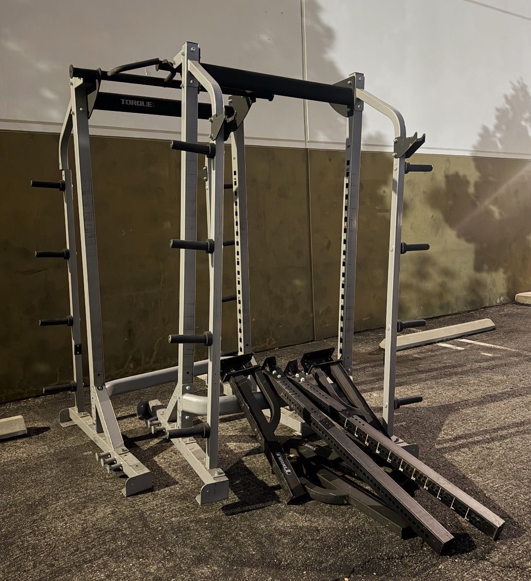Torqu Rack TORQUE SQUAT RACK (OG 2,000) for Sale in Fontana, CA - OfferUp