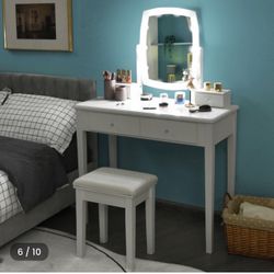 Vanity Table Set with Lighted Mirror for Bedroom and Dressing Room