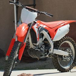 2017 Honda CRF450 – Excellent Condition | Garaged | Low Hours | Ready to Ride!