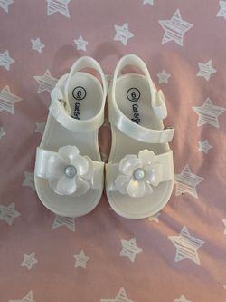Cat And Jack Toddler Size 6 Sandals 