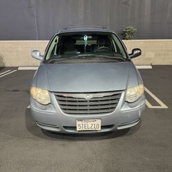 2006 Chrysler Town & Country