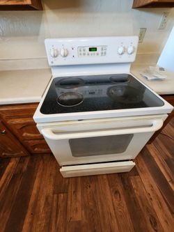 GE White Electric Range with Glass Cooktop