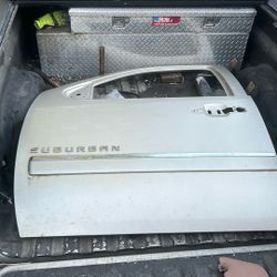 Chevy Tahoe/Suburban Front  Left Door 