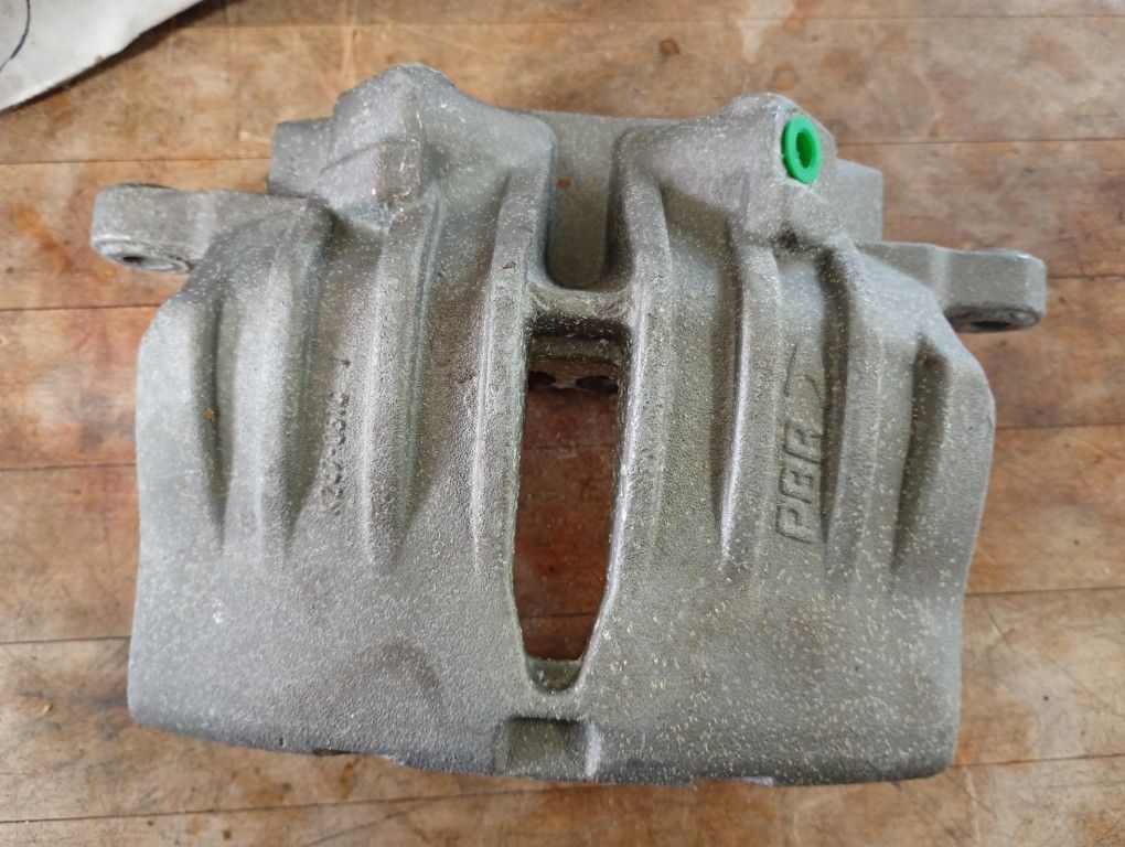 2005 Chevy Trailblazer Or Envoy Front Right Side Brake Caliper