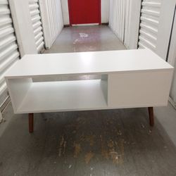 Coffee Table/ Tv Stand 