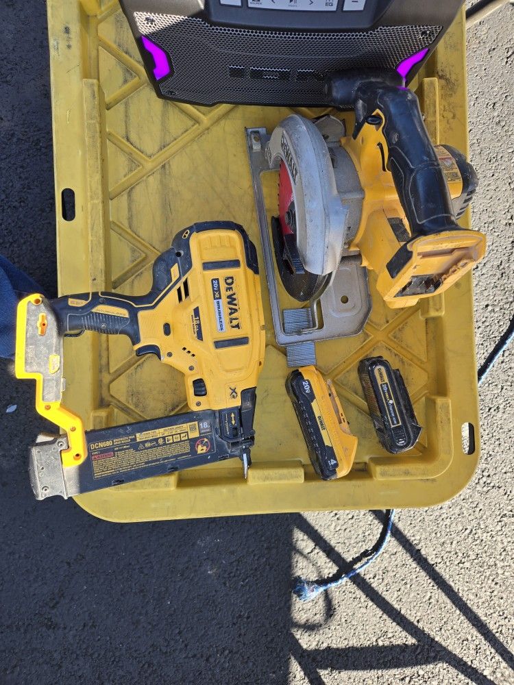 Dewalt Tools With Two Batteries