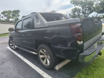 Chevy avalanche 4Door truck