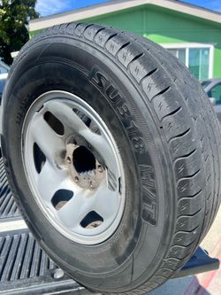 Set of 4 Tires Used For Toyota Tacomas 265-70-r16