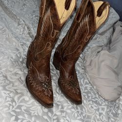 Women’s Boots Size 6