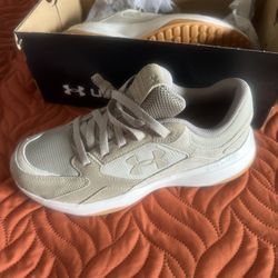 Under Armour, Tennis Shoe