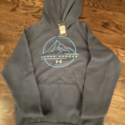 BRAND NEW Men’s Under Armour Sweatshirt, size Medium 