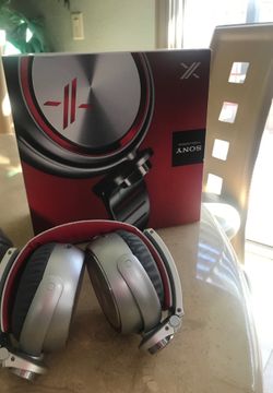 Sony stereo head phones MDR- X 10